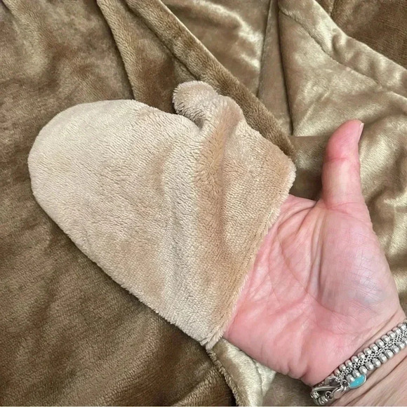 Jurassic World Brown Dinosaur Plush Head Wrap Kids Blanket size 48”Wx30”H - Picture 8 of 16